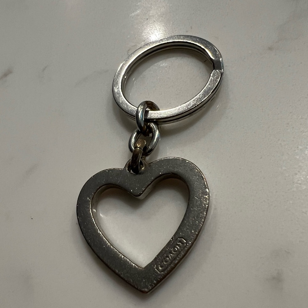 Rare COACH Vintage Red Enamel Heart Keychain Purse Charm - Picture 2 of 2